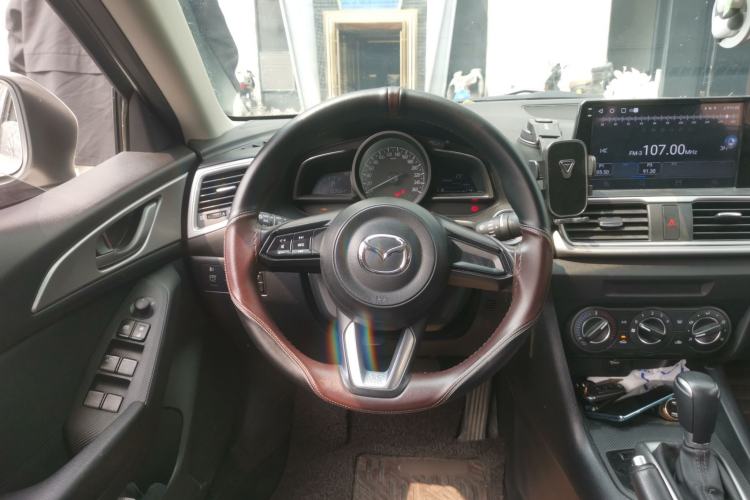 Used Mazda 3 Axela 2017 Sedan 1.5L Automatic Comfort Model Emission Standard China V Steering Wheel