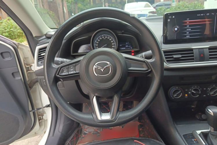 Used Mazda 3 Axela 2017 Sedan 1.5L Automatic Comfort Model Emission Standard China V Steering Wheel
