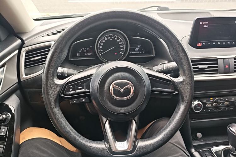 Used Mazda 3 Axela 2017 Hatchback 1.5L Automatic Luxury Model Emission Standard China V Steering Wheel