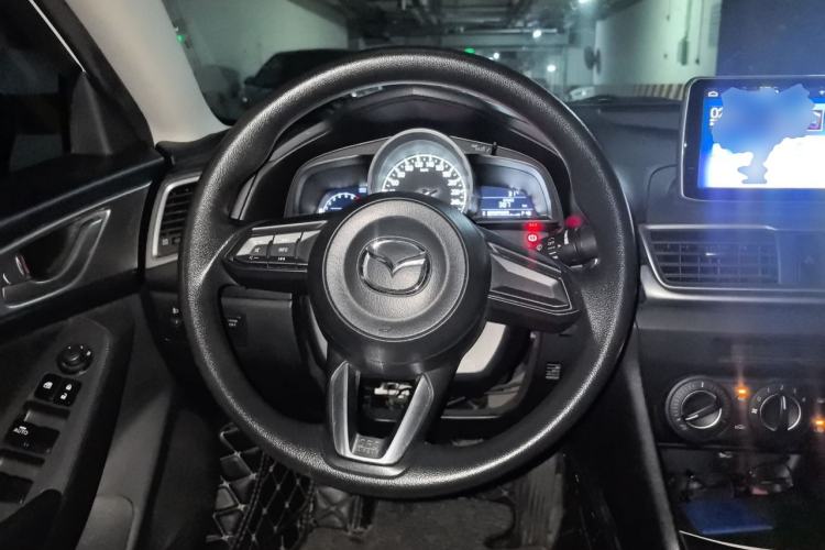 Used Mazda 3 Axela 2017 Sedan 1.5L Manual Comfort Model Emission Standard China V Steering Wheel