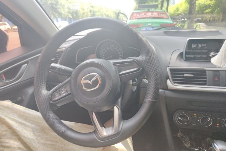 Used Mazda 3 Axela 2017 Sedan 1.5L Automatic Comfort Model Emission Standard China V Steering Wheel