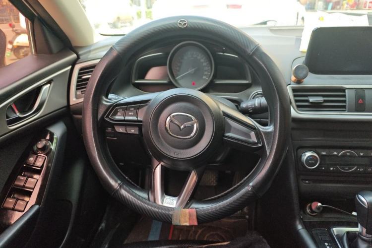 Used Mazda 3 Axela 2017 Sedan 1.5L Automatic Luxury Model Emission Standard China V Steering Wheel