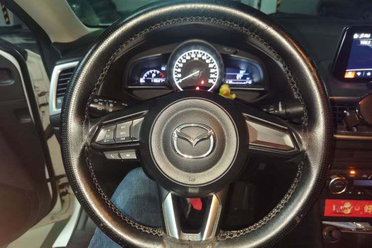 Used Mazda 3 Axela 2017 Sedan 1.5L Automatic Luxury Model Emission Standard China V Steering Wheel