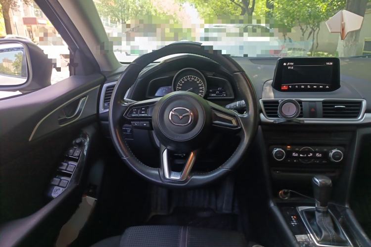 Used Mazda 3 Axela 2017 Hatchback 2.0L Automatic Luxury Model Emission Standard China V Steering Wheel