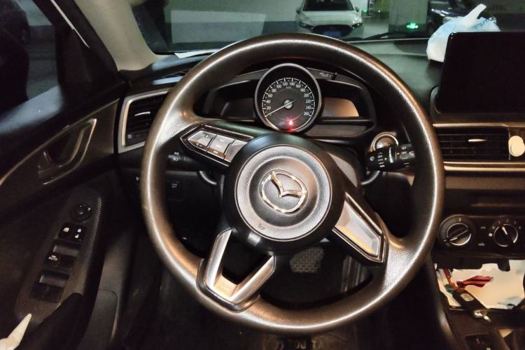 Used Mazda 3 Axela 2017 Hatchback 1.5L Automatic Comfort Model China VI Standard Steering Wheel