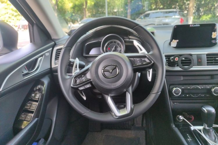 Used Mazda 3 Axela 2017 Sedan 1.5L Automatic Luxury Model Emission Standard China V Steering Wheel