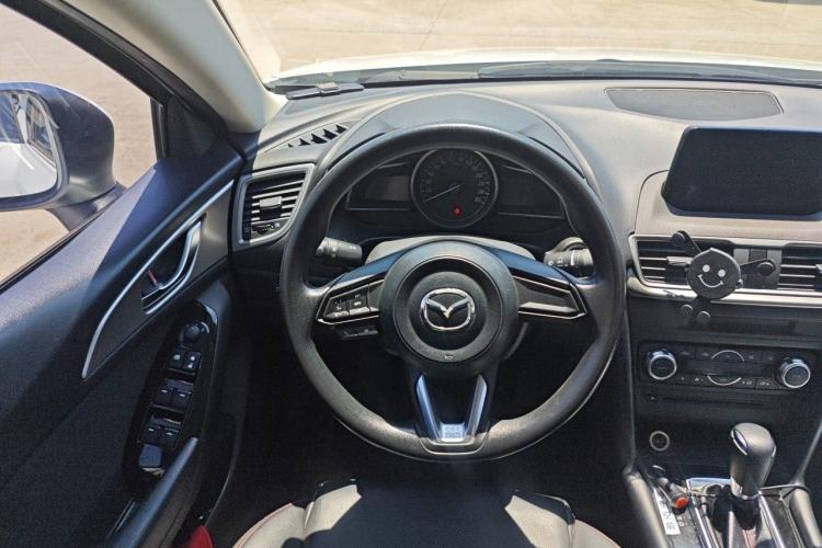 Used Mazda 3 Axela 2017 Sedan 1.5L Automatic Luxury Model Emission Standard China V Steering Wheel