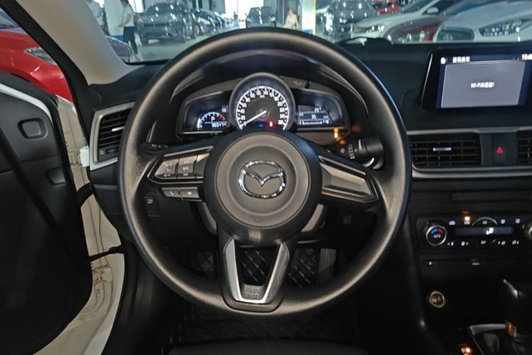 Used Mazda 3 Axela 2017 Sedan 1.5L Automatic Luxury Model Emission Standard China V Steering Wheel