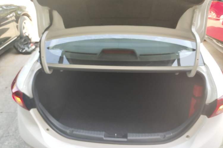 Used Mazda 3 Axela 2017 Sedan 1.5L Automatic Comfort Model Emission Standard China V Trunk