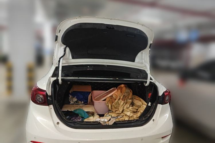 Used Mazda 3 Axela 2017 Sedan 1.5L Automatic Luxury Model Emission Standard China V Trunk