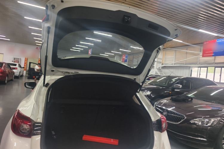 Used Mazda 3 Axela 2017 Hatchback 1.5L Automatic Luxury Model Emission Standard China V Trunk