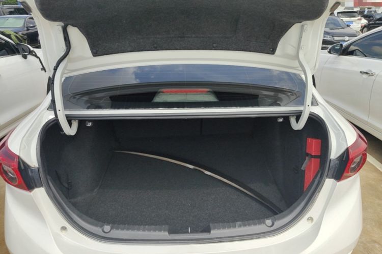 Used Mazda 3 Axela 2017 Sedan 1.5L Automatic Luxury Model Emission Standard China V Trunk