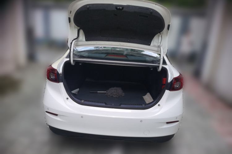 Used Mazda 3 Axela 2017 Sedan 1.5L Automatic Comfort Model Emission Standard China V Trunk
