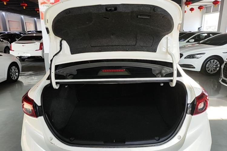 Used Mazda 3 Axela 2017 Sedan 1.5L Automatic Luxury Model Emission Standard China V Trunk