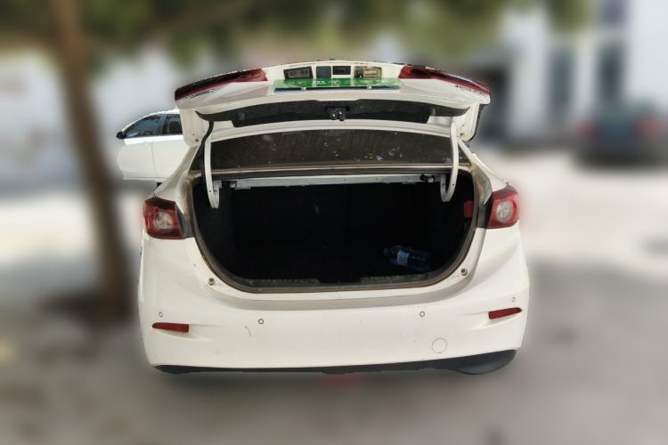 Used Mazda 3 Axela 2017 Sedan 1.5L Automatic Comfort Model Emission Standard China V Trunk
