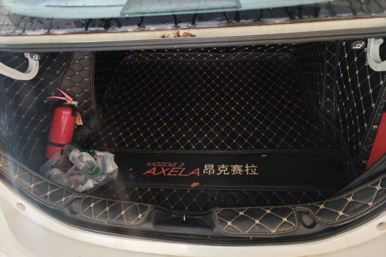 Used Mazda 3 Axela 2017 Sedan 1.5L Automatic Luxury Model China VI Standard Trunk