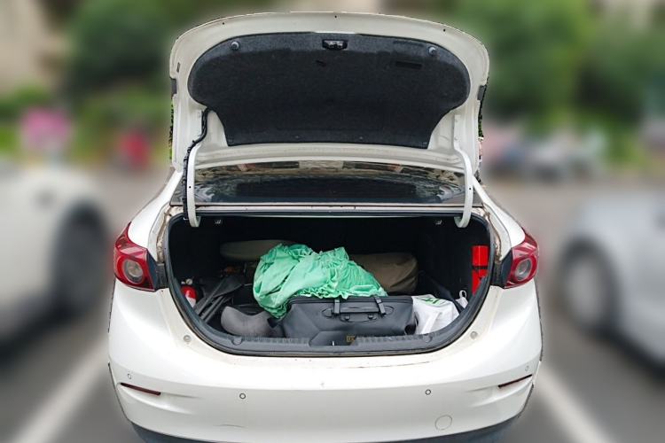 Used Mazda 3 Axela 2017 Sedan 1.5L Automatic Comfort Model Emission Standard China V Trunk