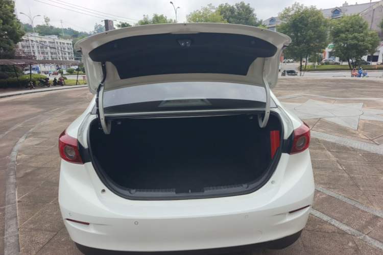 Used Mazda 3 Axela 2017 Sedan 1.5L Automatic Comfort Model Emission Standard China V Trunk