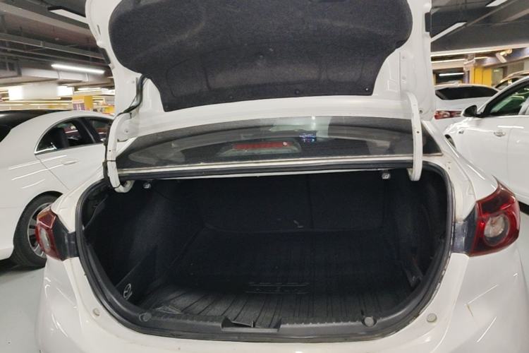 Used Mazda 3 Axela 2017 Sedan 1.5L Automatic Comfort Model Emission Standard China V Trunk