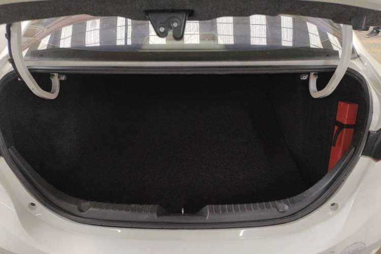 Used Mazda 3 Axela 2017 Sedan 1.5L Automatic Luxury Model Emission Standard China V Trunk