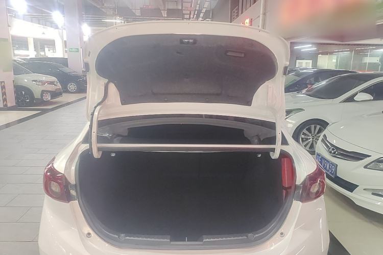 Used Mazda 3 Axela 2017 Sedan 1.5L Automatic Comfort Model Emission Standard China V Trunk