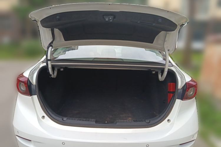 Used Mazda 3 Axela 2017 Sedan 1.5L Automatic Comfort Model Emission Standard China V Trunk
