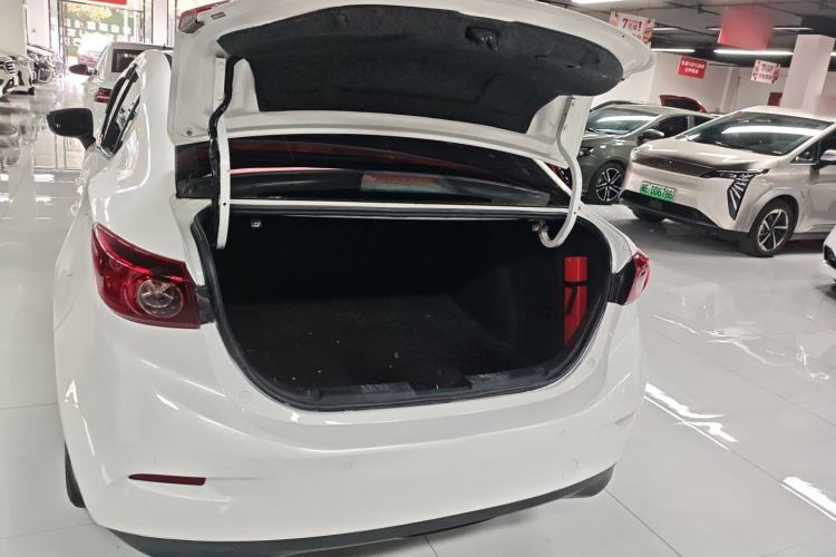 Used Mazda 3 Axela 2017 Sedan 1.5L Automatic Comfort Model Emission Standard China V Trunk