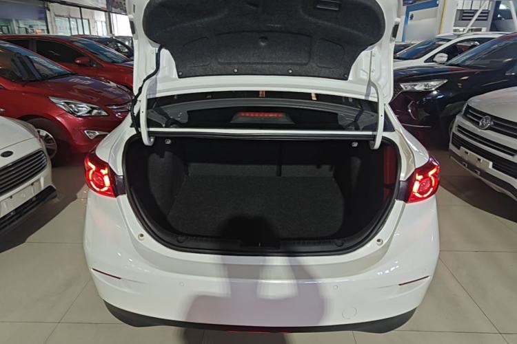 Used Mazda 3 Axela 2017 Sedan 1.5L Automatic Luxury Model Emission Standard China V Trunk