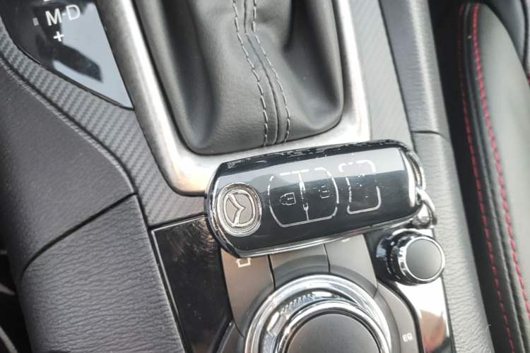 Used Mazda 3 Axela 2017 Sedan 1.5L Automatic Comfort Model Emission Standard China V Vehicle Key
