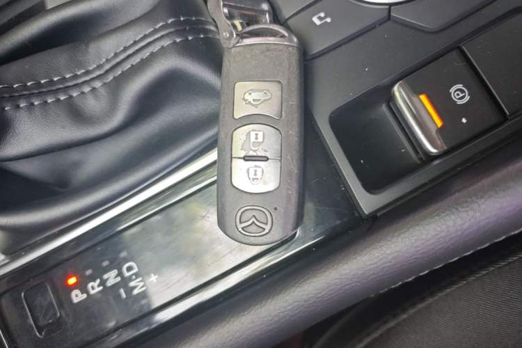Used Mazda 3 Axela 2017 Sedan 1.5L Automatic Luxury Model Emission Standard China V Vehicle Key