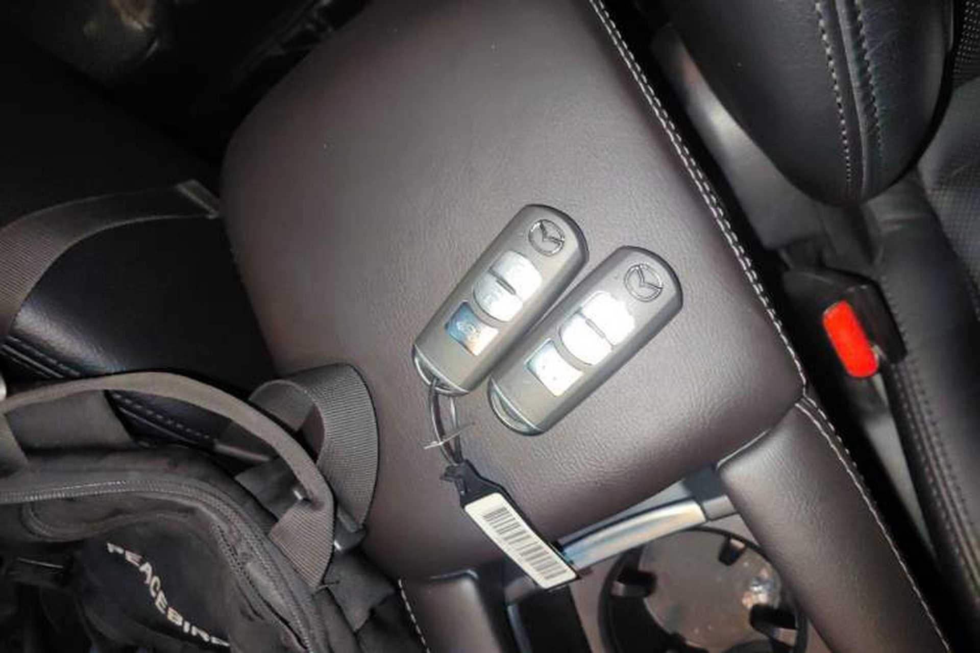 Used Mazda 3 Axela 2017 Sedan 2.0L Automatic Flagship Model China V Standard Vehicle Key