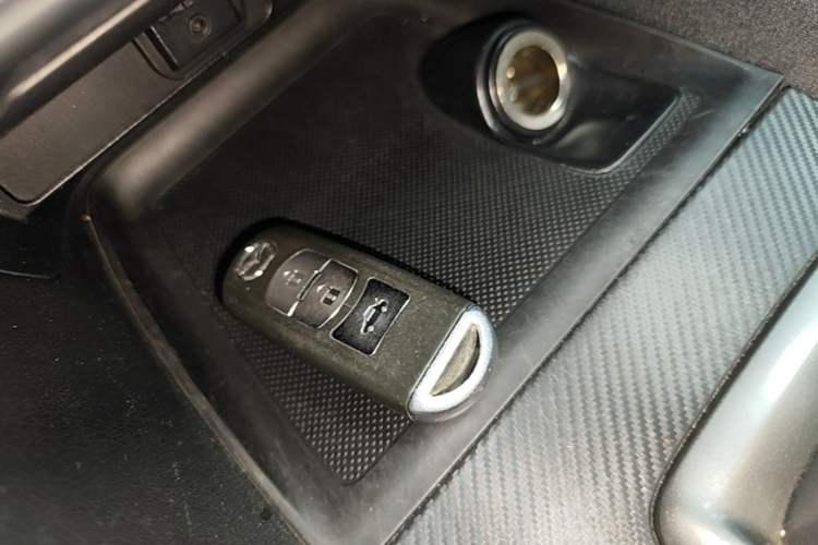 Used Mazda 3 Axela 2017 Sedan 1.5L Automatic Comfort Model Emission Standard China V Vehicle Key