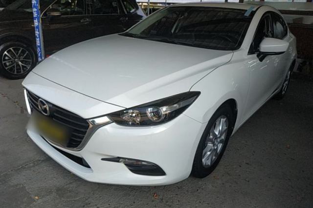 Używany Mazda 3 Axela 2017 Sedan 1.5L Automatic Comfort Model Emission Standard China V