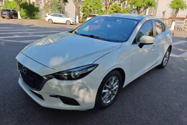 Używany Mazda 3 Axela 2017 Sedan 1.5L Automatic Comfort Model Emission Standard China V