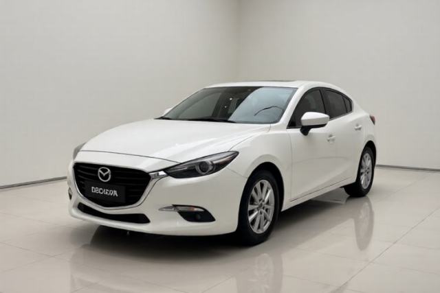 Used Mazda 3 Axela 2017 Sedan 1.5L Automatic Luxury Model Emission Standard China V