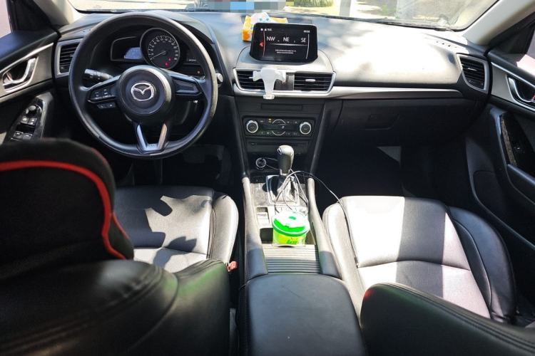 Used Mazda 3 Axela 2019 Cloud-Controlled Sedan 1.5L Automatic Luxury Model China VI Standard Center Console