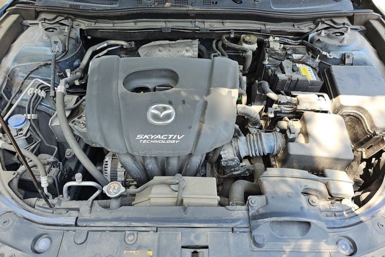 Used Mazda 3 Axela 2019 Cloud-Controlled Sedan 1.5L Automatic Luxury Model China VI Standard Engine Bay