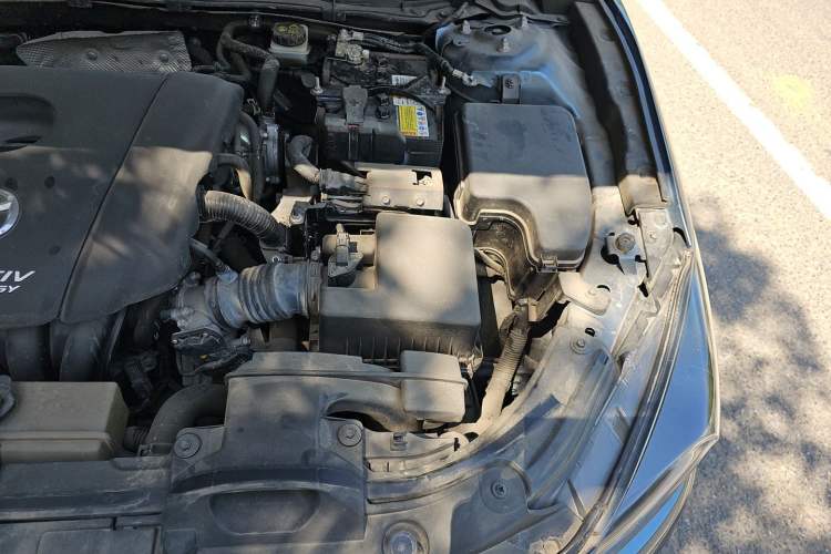 Used Mazda 3 Axela 2019 Cloud-Controlled Sedan 1.5L Automatic Luxury Model China VI Standard Engine Bay Left