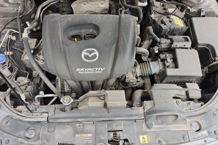 Used Mazda 3 Axela 2019 Cloud-Controlled Sedan 1.5L Automatic Luxury Model China VI Standard Engine Bay