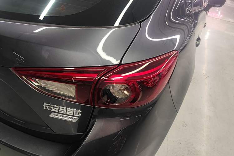 Used Mazda 3 Axela 2019 CloudControl Edition Hatchback 2.0L Automatic Sport Model China VI Standard Exterior 3