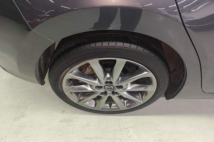 Used Mazda 3 Axela 2019 CloudControl Edition Hatchback 2.0L Automatic Sport Model China VI Standard Exterior 5