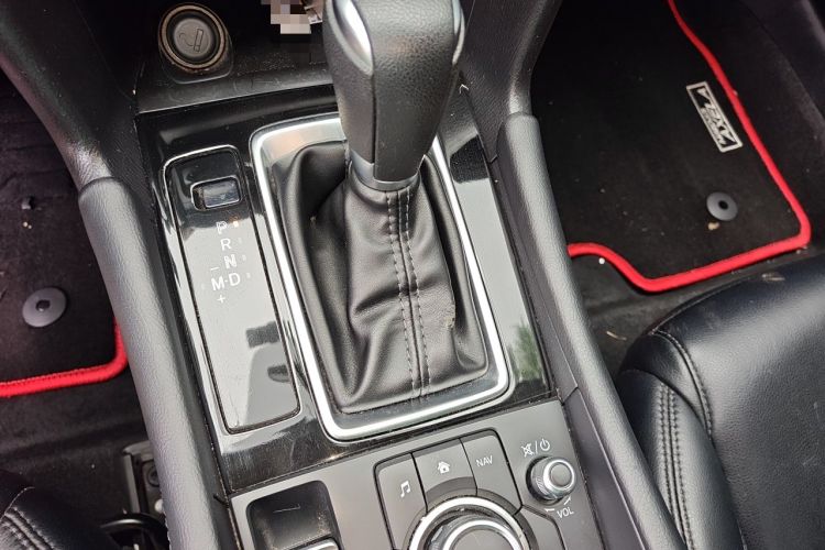 Used Mazda 3 Axela 2019 Cloud-Controlled Sedan 1.5L Automatic Luxury Model China VI Standard Gear Lever