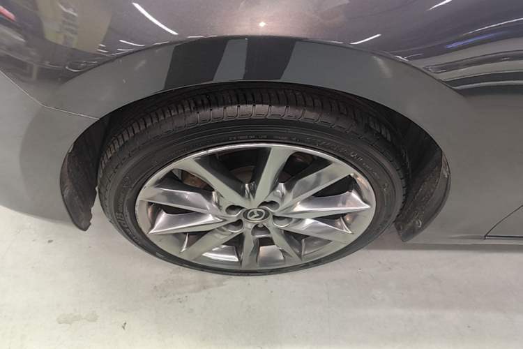 Used Mazda 3 Axela 2019 CloudControl Edition Hatchback 2.0L Automatic Sport Model China VI Standard Left Front Wheel Hub