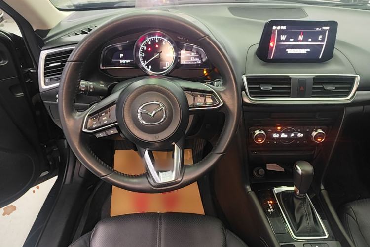 Used Mazda 3 Axela 2019 CloudControl Edition Hatchback 2.0L Automatic Sport Model China VI Standard Steering Wheel