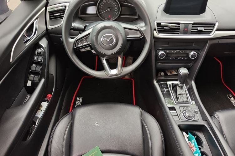 Used Mazda 3 Axela 2019 Cloud-Controlled Sedan 1.5L Automatic Luxury Model China VI Standard Steering Wheel