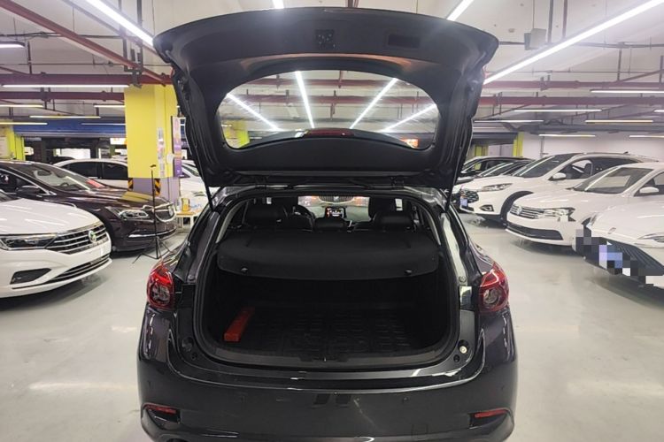 Used Mazda 3 Axela 2019 CloudControl Edition Hatchback 2.0L Automatic Sport Model China VI Standard Trunk