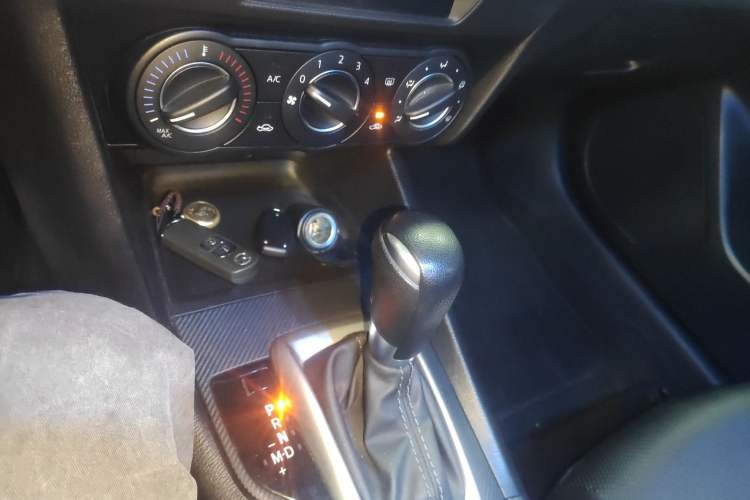 Used Mazda 3 Axela 2019 Cloud-Control Edition Hatchback 1.5L Automatic Comfort Model China VI Standard Gear Lever