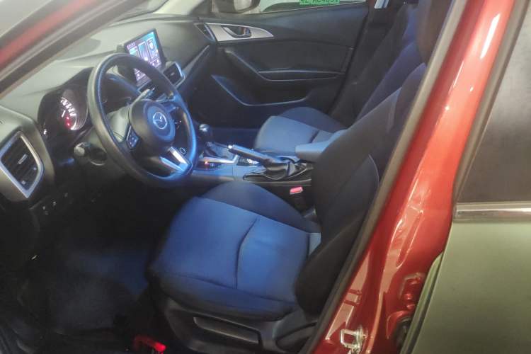 Used Mazda 3 Axela 2019 Cloud-Control Edition Hatchback 1.5L Automatic Comfort Model China VI Standard Left Front Seat