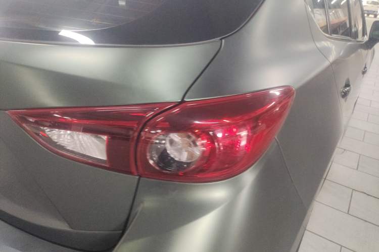 Used Mazda 3 Axela 2019 Cloud-Control Edition Hatchback 1.5L Automatic Comfort Model China VI Standard Right Rear Taillight
