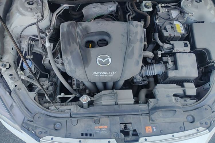 Used Mazda 3 Axela 2019 Cloud-Controlled Sedan 1.5L Automatic Luxury Model China VI Standard Engine Bay